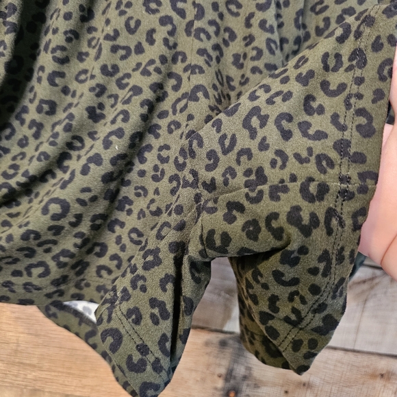 SALE-White Birch Womens Shorts Green Black Leopard Print Elastic Waist Size S - Picture 7 of 11